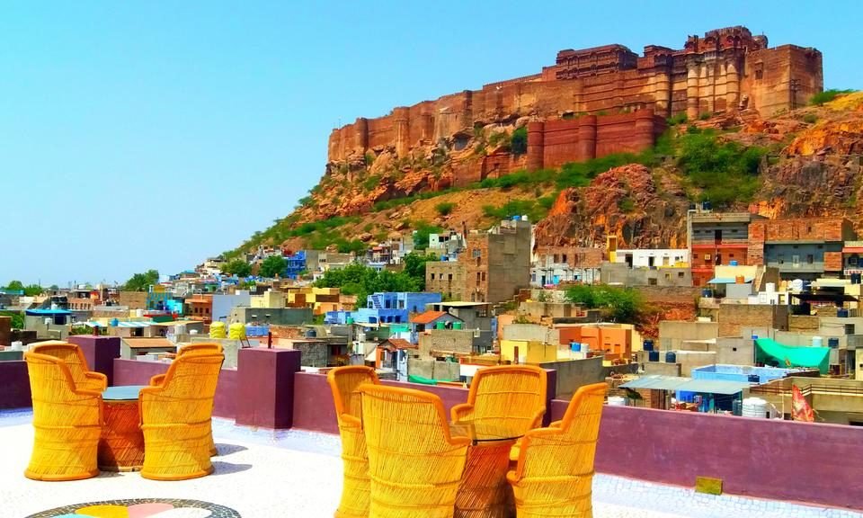 Car hire in Jodhpur, An easy and affordable way of travelling